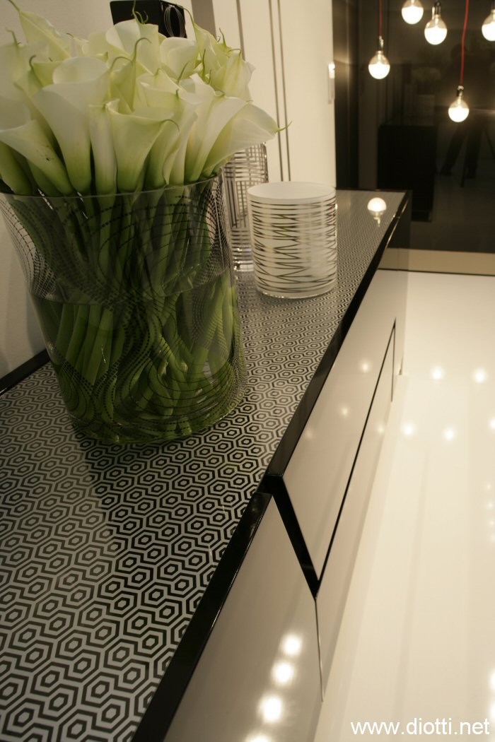 Nice credenza laccata piano cristallo